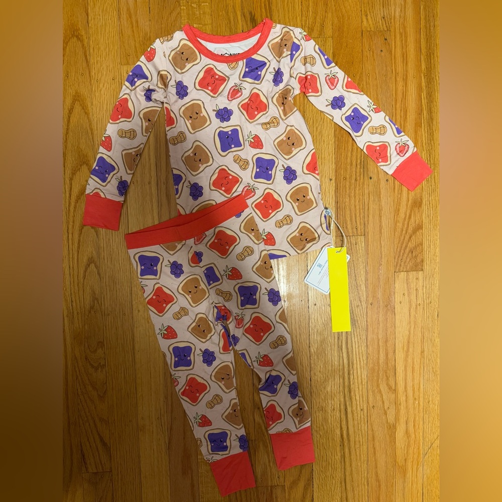 Monkeeroos long sleeve pajamas set